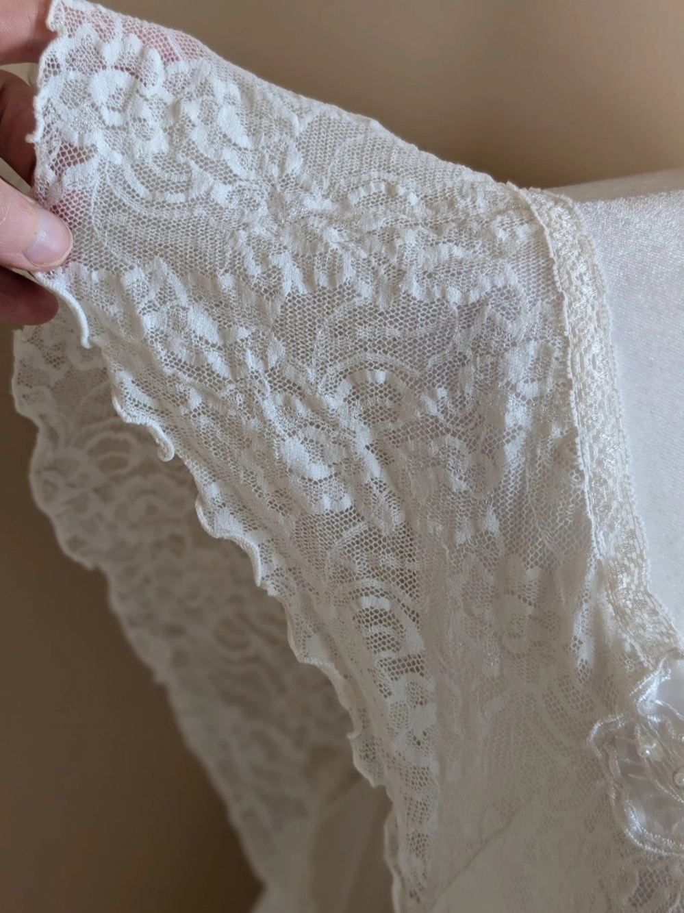 Vintage Ivory Nightgown 2X Plus Size Lace Pearl Beaded Nylon Made In USA - Picture 11 of 15
